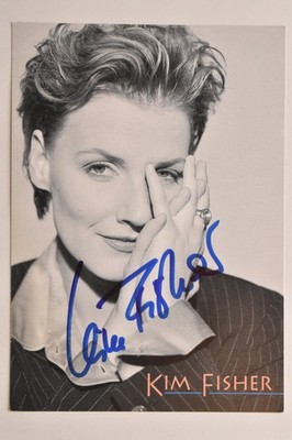 Kim Fisher -  - original Autogramm -  - ca. 15x10cm - Autogrammkarte