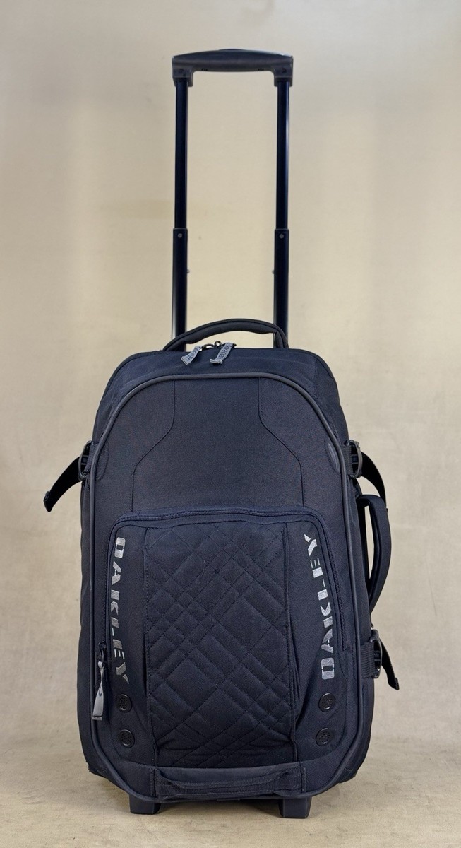 Oakley 39L Black Luggage 22” Upright Wheeled Carry On Roller
