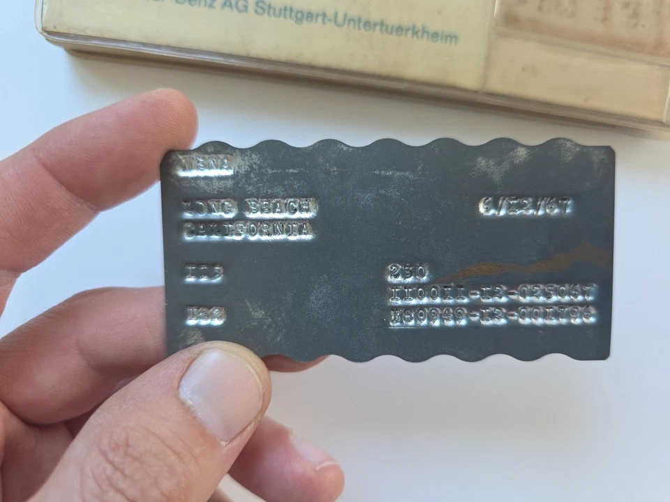 Mercedes Benz 230 280 280c 1967 Livros do Proprietário Manuais Registro de Serviço de Manutenção - Imagem 2 de 4