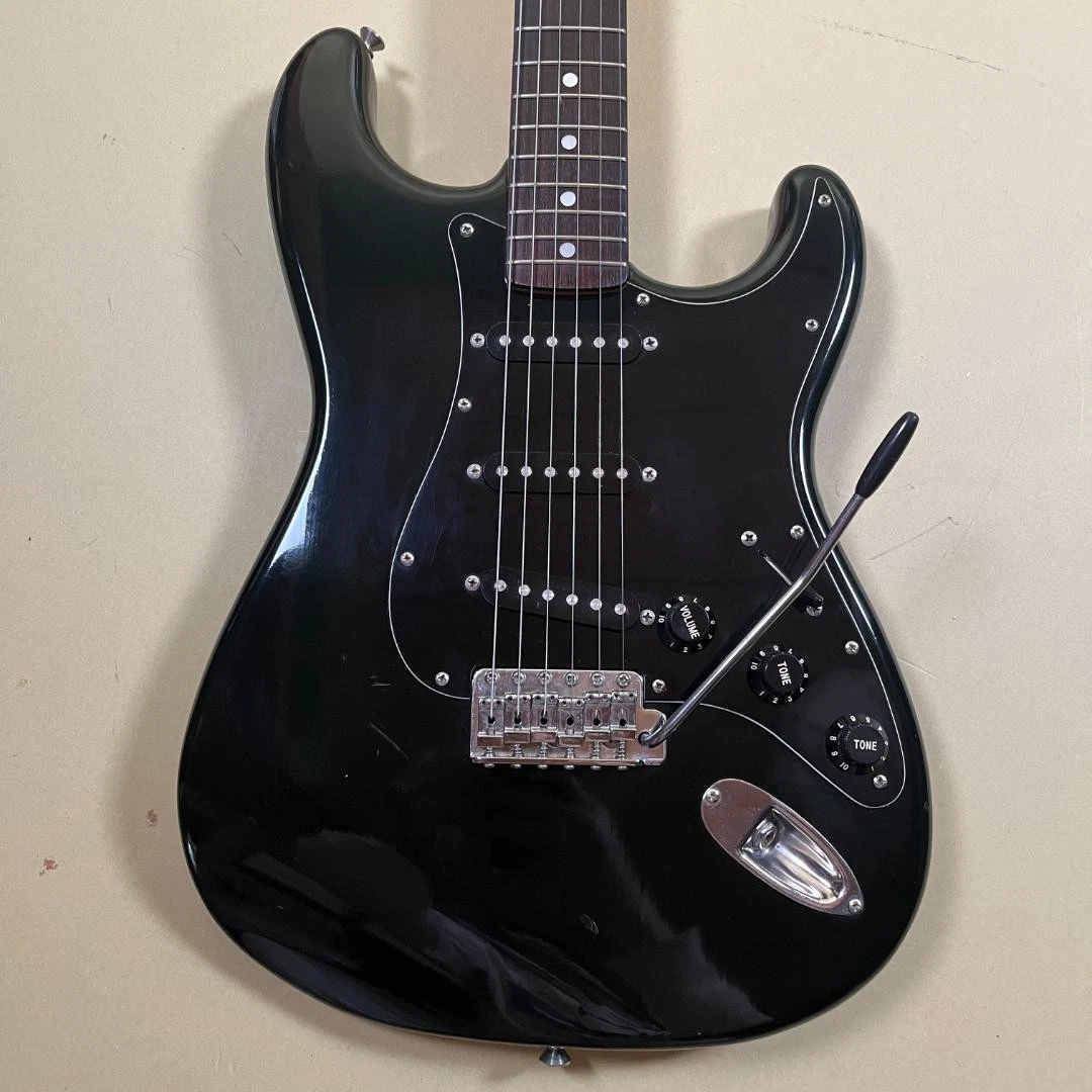 Preços baixos em Fender Squier Stratocaster Japão | eBay