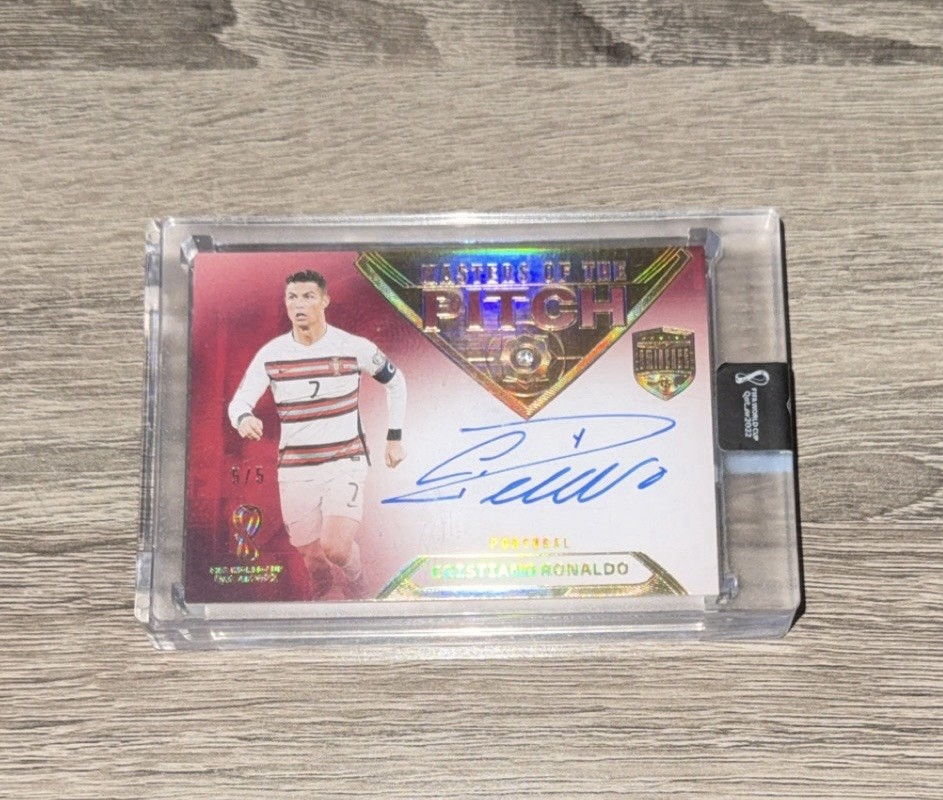 2022 Panini Eminence Cristiano Ronaldo MOTP Diamond On Card Auto 5/5 (1/1) view 1