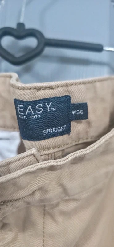 EASY Est. 1973 Beige Straight Fit Chino Shorts - Size 36 image 3