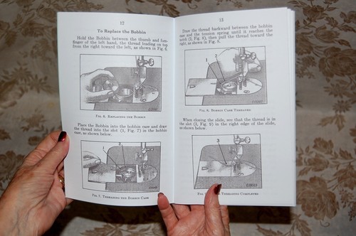 Rare Large Deluxe-Edition Instructions Manual for Singer 66 Sewing Machine - Picture 4 of 12