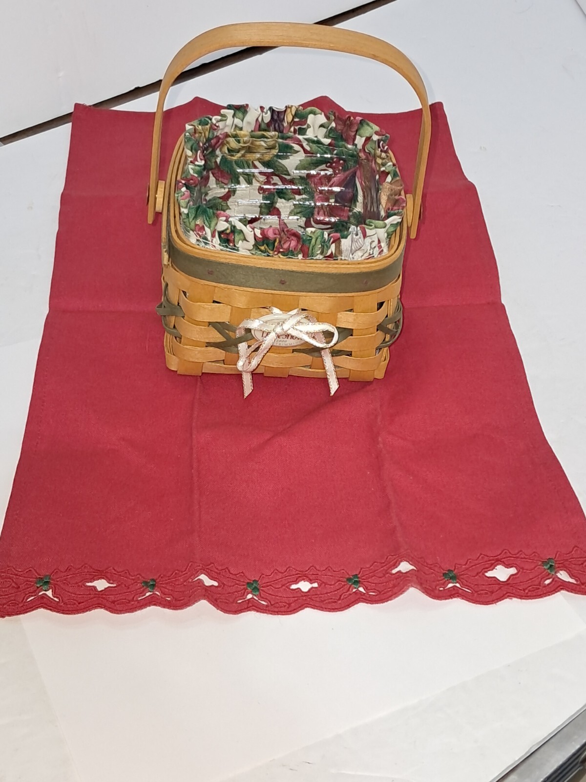 LONGABERGER 2000 Basket Let It Snow With Liner,Protector,Tie On,& Clothe (s)