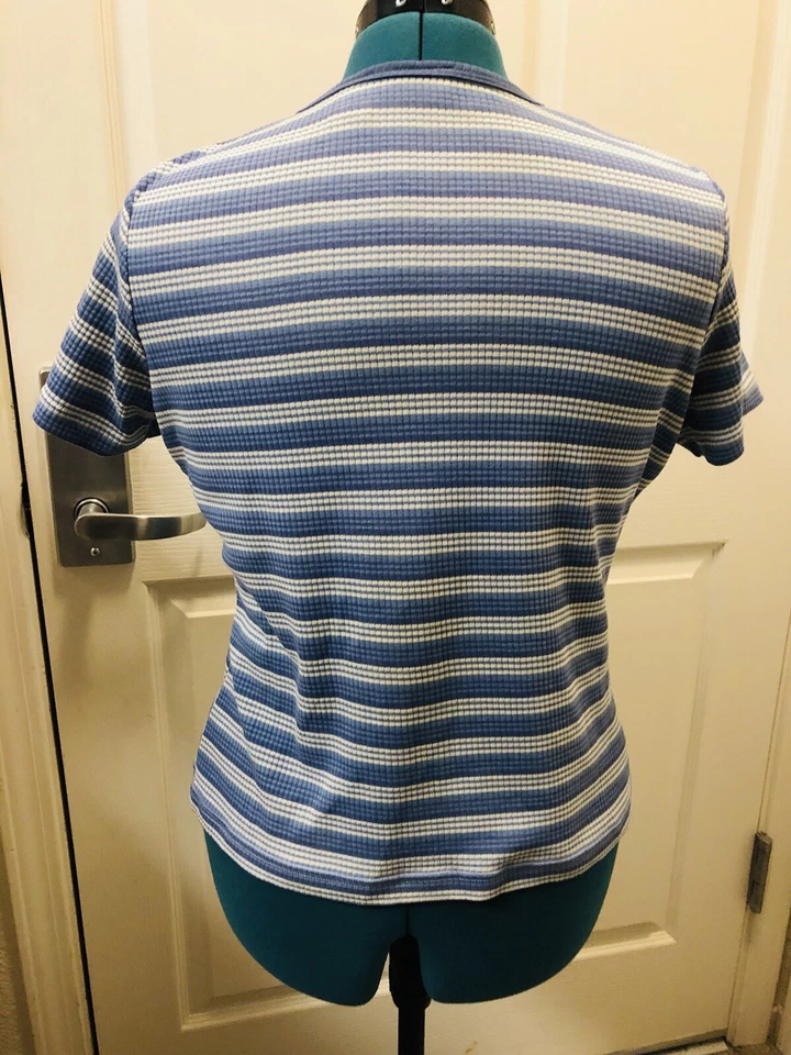 Classic Elements Women’s Blue & White Striped Short Sleeve T-Shirt Sz. PL - Image 3 of 4