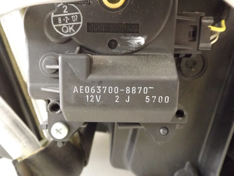 2004–2009 Cadillac SRX Front HVAC A/C Evaporator Core and Case Assembly Used OEM - Изображение 3 из 4