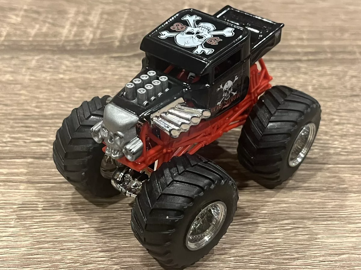 Hot Wheels Monster Trucks BONE SHAKER 1:64 Scale Vehicle