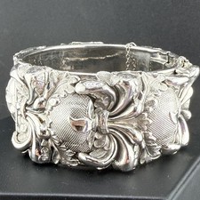 Vintage Chunky Bangle Bracelet Repousse Hinged Silver Tone 7