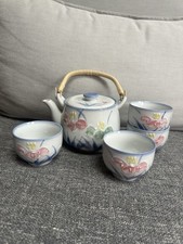 Japanese Tea Set 4 Cups And Tea Pot  Flower Design