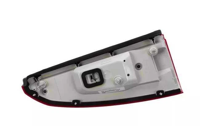 2006 2011 Cadillac DTS New OEM 15858152 Right Rear Taillight - Image 3 of 4