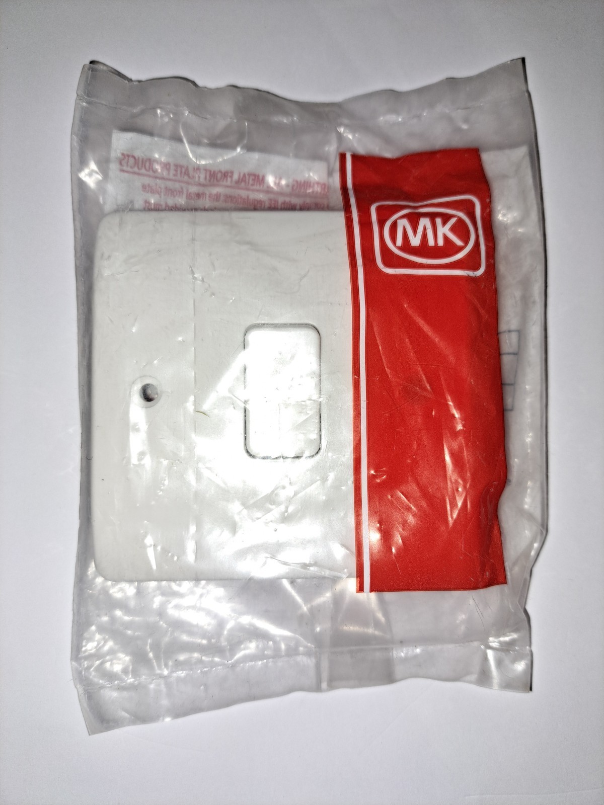 MK K4876 WHI Switch 1 Gang 1 Way DP 10A