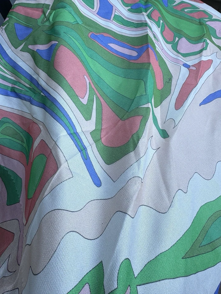 Panel de forro adhesivo de tela de gasa 100 % seda fabricada 29”x55” logotipo Emilio Pucci Foto 3 de 4