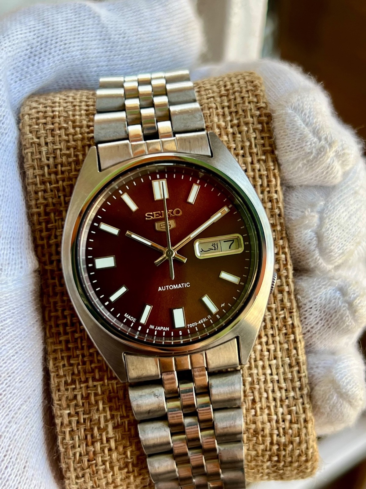 day brown date 5 mens - vintage dail ref 7009 watch seiko - vintagewatches.pk
