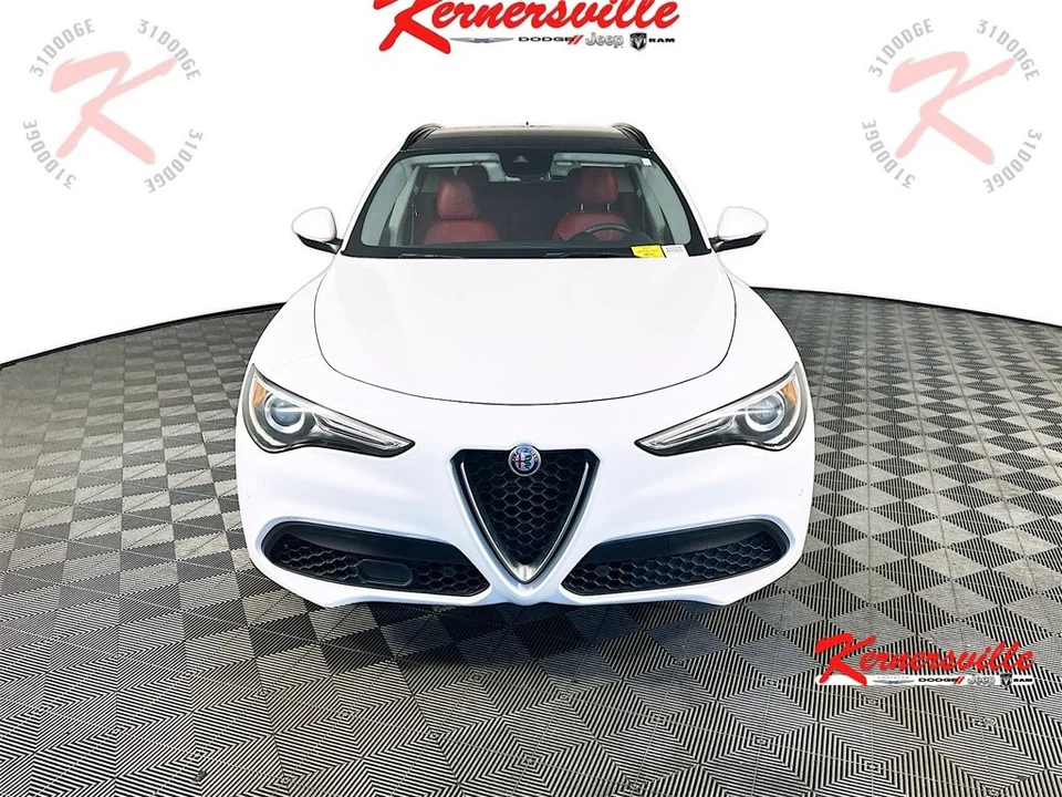 2019 Alfa Romeo Stelvio AWD SUV Panormaic Sunroof Backup Camera Apple CarPlay - Image 2 of 4