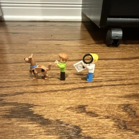 LEGO Scooby-Doo: The Mystery Machine (75902) Complete Set w/ Minifigures