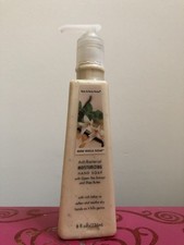 Bath  Body Works WARM VANILLA SUGAR Originals Antibacterial Hand Soap 8 oz