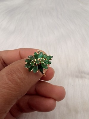 Maßgefertigter Ring 14 Karat Gelbgold Smaragd & Chalzedon Größe 8,25