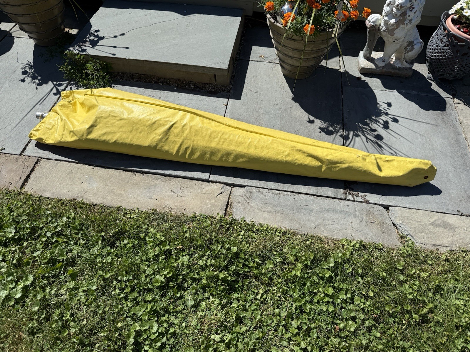 Vintage MCM Vinyl Tilting Finkel Aluminum Patio Umbrella Yellow Polkadots 8ft