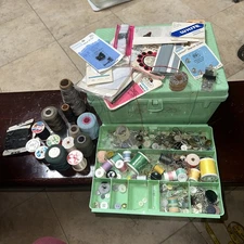 VNTG  60's Wilsons Plastic Acrylic Sewing Box, Loaded Buttons Thread Notions M3