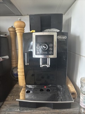 Delonghi Cappuccino Kaffeevollautomat Schwarz voll funktionsfähig 