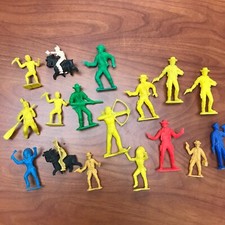 Vintage Lot of Plastic Cowboy and Indians