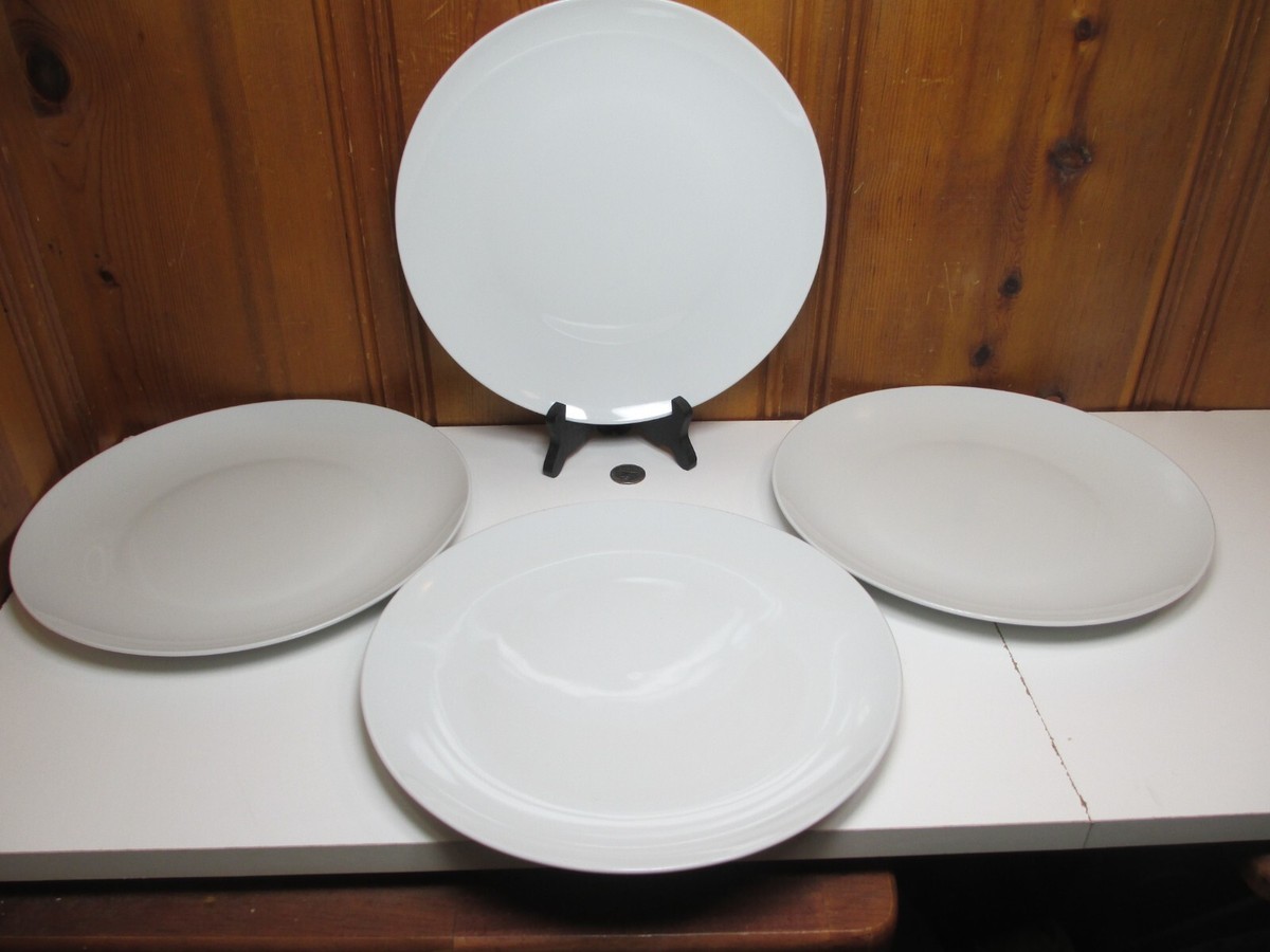 Set of Amazon Basics 10 5/8” Dinner Plates Classic White Coupe