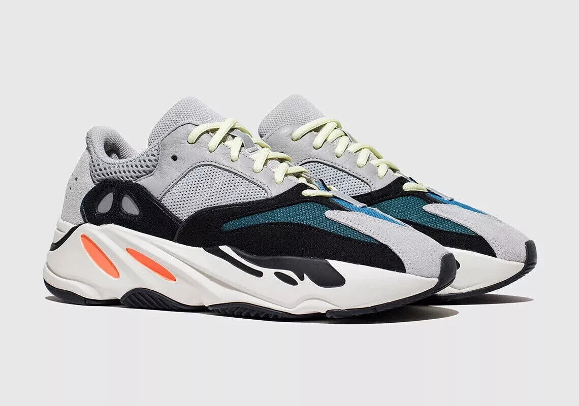 靴 YEEZY BOOST 700 WAVE RUNNER DARK GREY YEEZY BOOST 700 WAVE RUNNER DARK GREYの新品/中古フリマ(通販