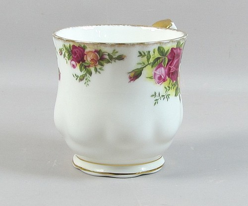 Royal Albert Old Country Roses Tea Cup Coffee Mug England Gold 3.25" (9cm) H - Picture 2 of 7
