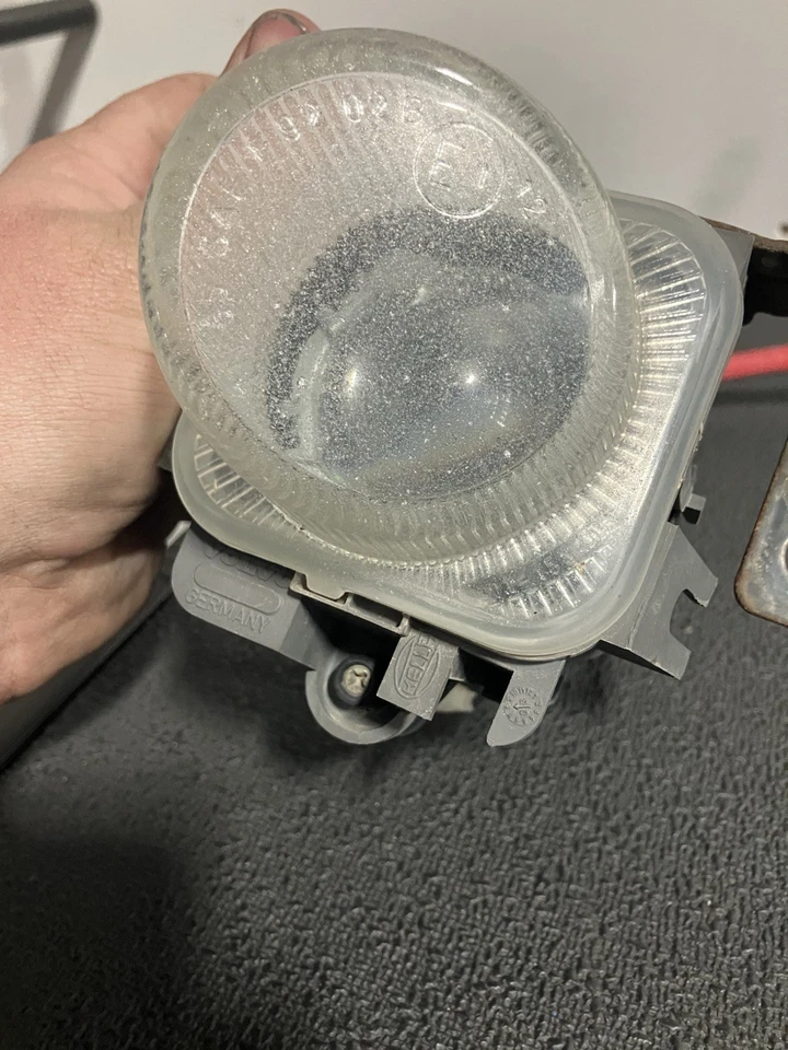 2004 沃尔沃 S60R S70R 雾灯套装带雾灯装饰 — 第 3/3 张图片