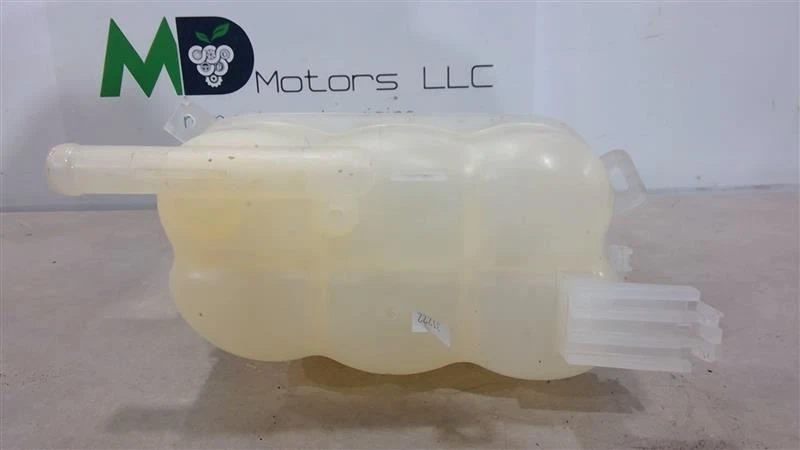 2022 CHEVROLET TRAVERSE TANK RADIATOR COOLANT RESERVOIR 84403735 - Image 3 of 4