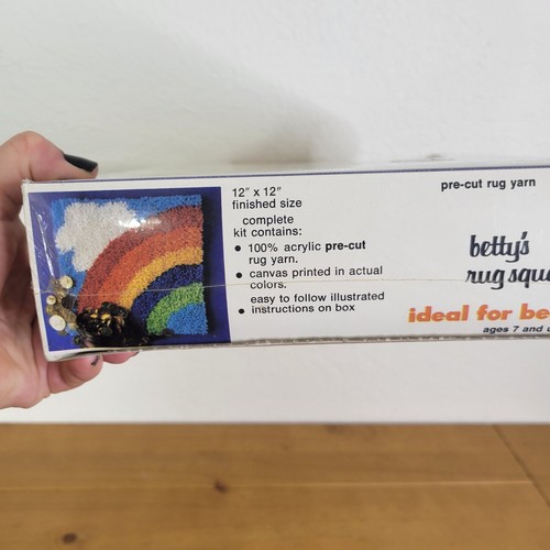 Bettys Rug Squares 714 RAINBOW 12x12 Hook Wallhanging Pillow Kit Vintage Seal - Picture 3 of 6