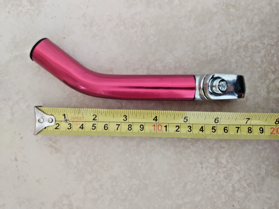 Red aluminum mtb bar ends, 22.2 diameter, 15 cm length center to center - Image 2 of 4