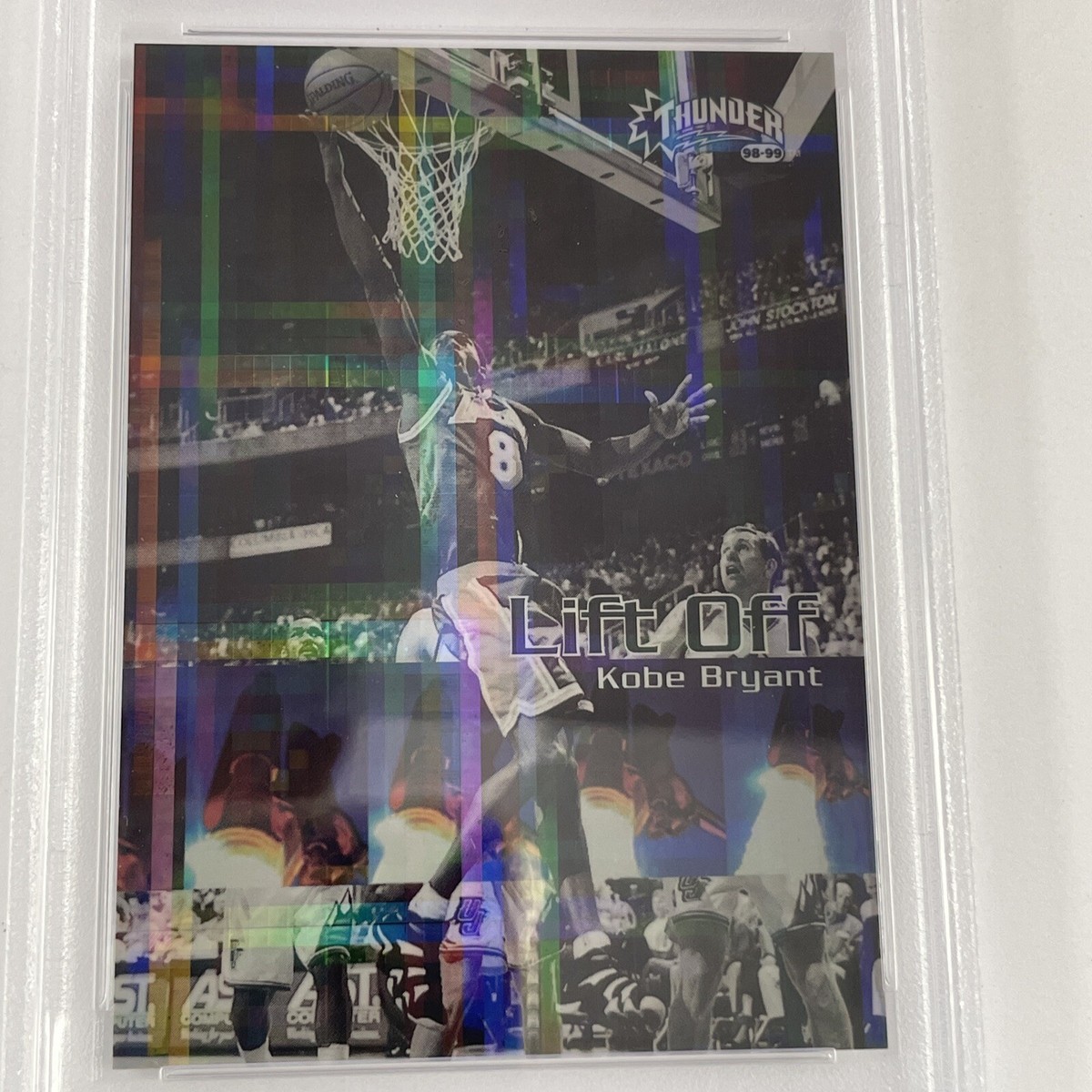 1998-99 Skybox Thunder Lift Off #3 Kobe Bryant Los Angeles Lakers 
