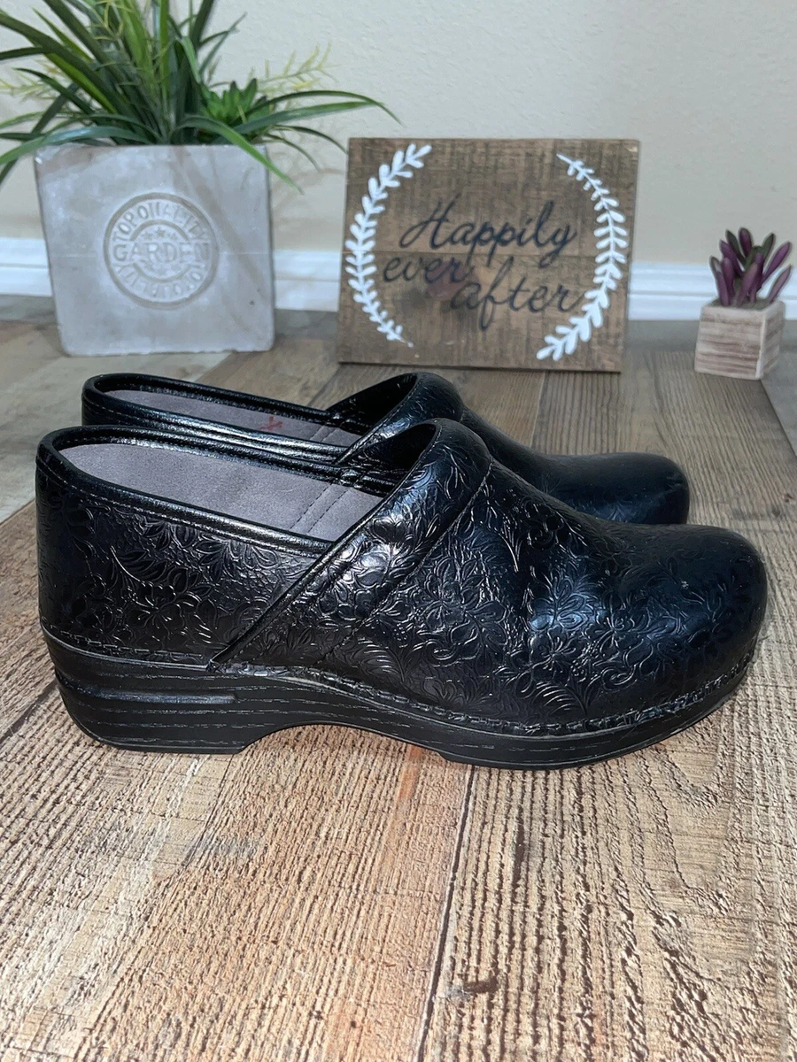 Dansko clogs size 8 hotsell