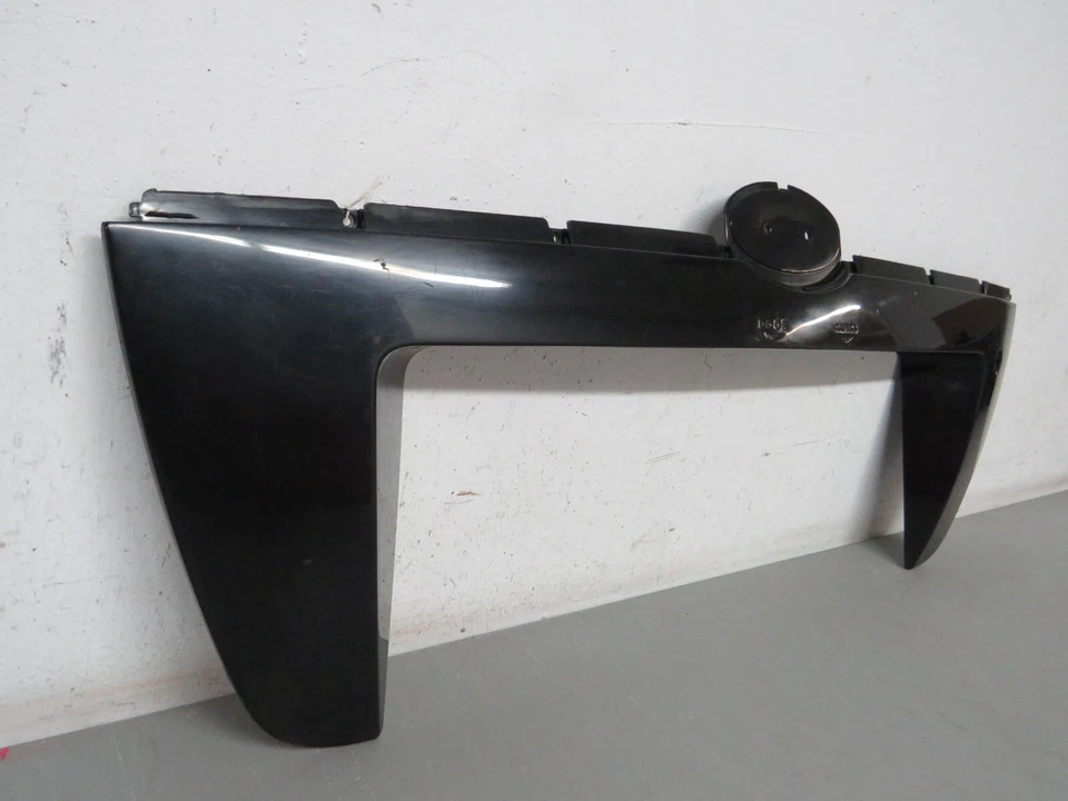 2005 2006 2007 2008 2009 HYUNDAI TUCSON REAR LIFTGATE HATCH LICENSE PLATE TRIM - Image 3 of 4