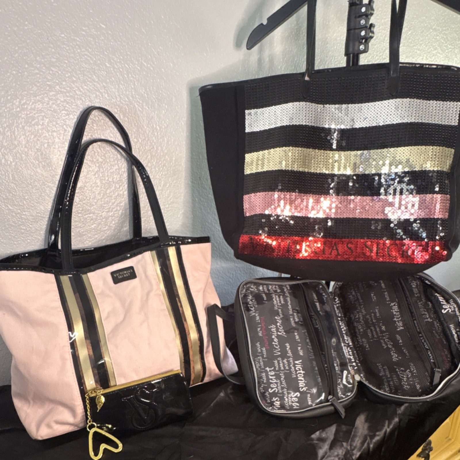 Victoria's Secret 4 piece! 2 totes, 1 makeup bag & wristlet with gold VS charm.