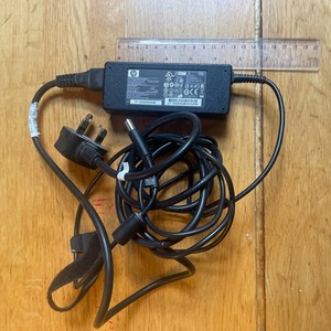 HP Ladegerät 90W 19V Netzteil 7,5mm Stecker mit UK Stecker für Laptop.