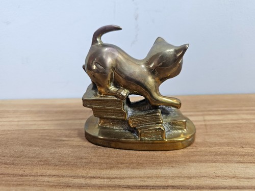 Vintage Messing Katze Ornament Katze auf Büchern sucht Maus - Bild 3 von 7