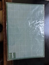 A3Multi-Purpose Cutting Board Non-Slip Surface Art & Crafts Green