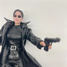 The Matrix Figur Trinity WARNER-BROS. Sammelfigur ca. 30 cm Groß mit 2 Waffen
