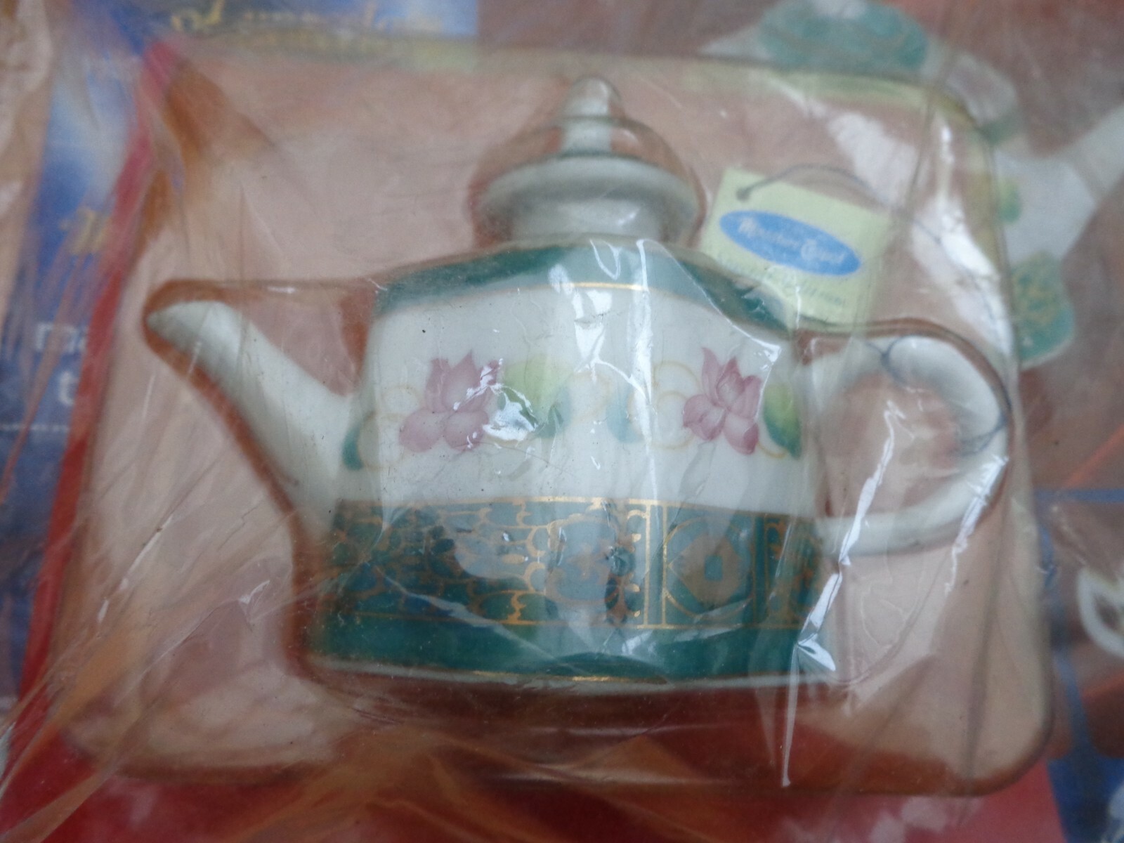 HACHETTE MINIATURE TEAPOT COLLECTION DIAMONDSHAPED STYLE TEAPOT 5 eBay