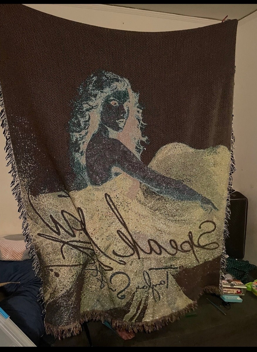 Taylor Swift 2011 Speak Now Tour Woven Throw Blanket Tapestry
