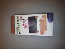 Solaray Bamboo Phone Stand