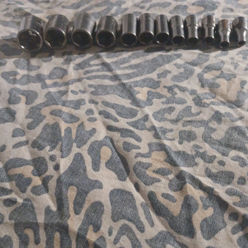 Craftsman USA 12 PC 1/4" 6 PT Metric G2 Socket 4-14MM Incl. 5.5 MM 826 - Image 3 of 3