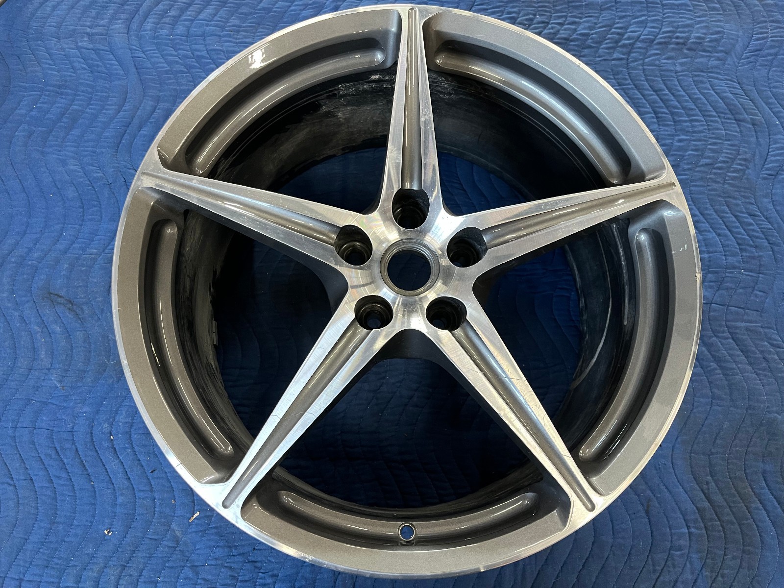 1 Genuine Ferrari 458 20" 5-Spoke Wheel