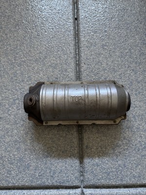 Scrap Metal Catalytic Converter Magnaflow 448034 CARB Compliant (No issues)