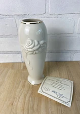 Lenox Ivory Rose Blossom Vase Gold Trim Excellent Condition  7 3/8”