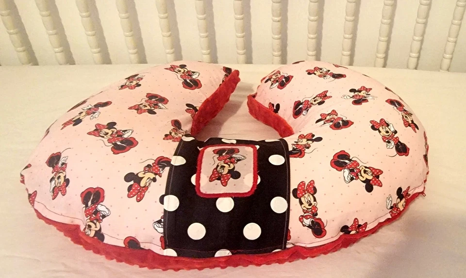 波普枕头套米妮老鼠和红色泡泡点抓绒制成 — 第 2/3 张图片