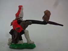 Stara cynowa figurka / Waterloo / Francuz na kolana strzelający / wariant kolorystyczny 3