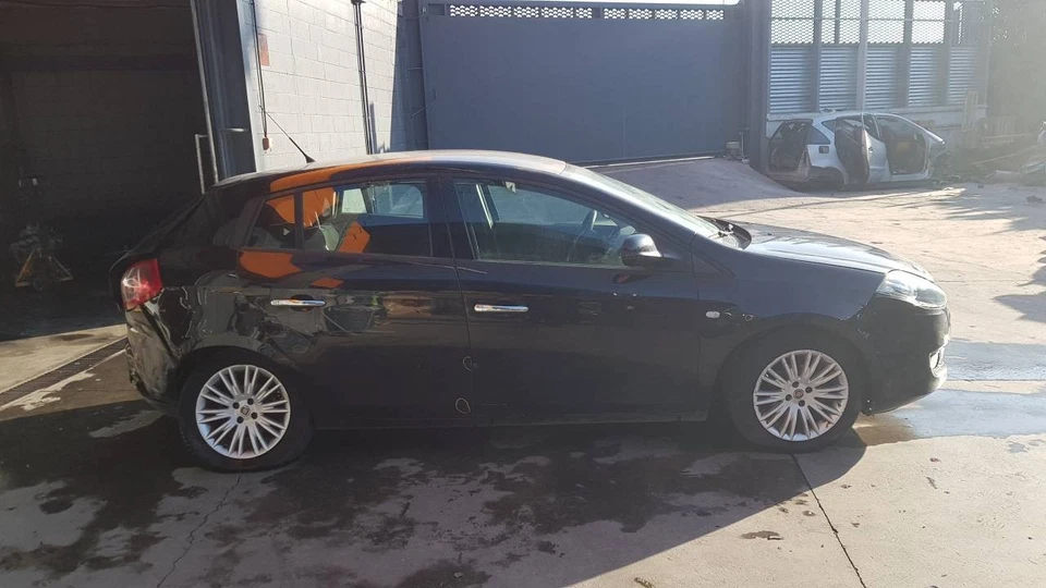 51873853 PUERTA DELANTERA IZQUIERDA / 1088307 PARA FIAT BRAVO 198 1.4 16V CAT - Imagen 3 de 4